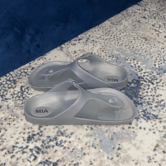 Plastic Birkenstock style sandals - Picture 1 of 3